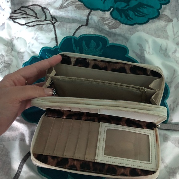 Jessica simpson wallet - Picture 2 of 2